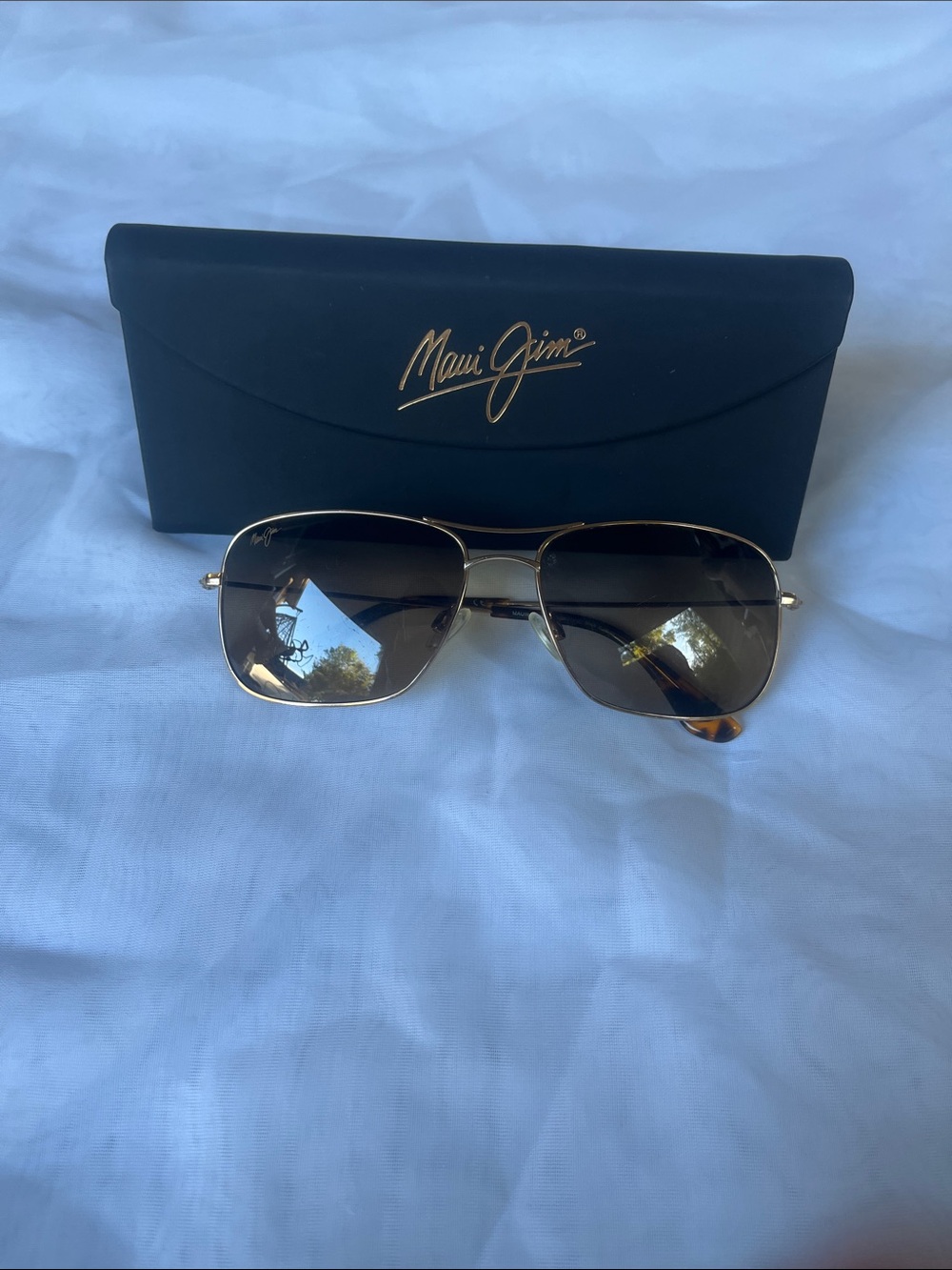 Maui Jim Gold Metal Sunglasses with Brown Gradient Lenses